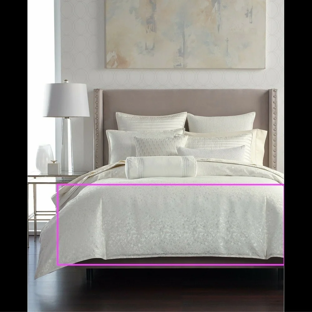NIB $370 [ Full / Queen ]‎ Duvet Cover for Hotel Collection Plume